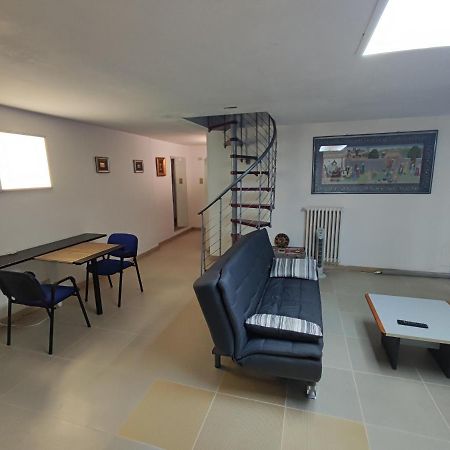 Central Private Flat By Old Town, Shops, Restaurants Bari Exterior photo