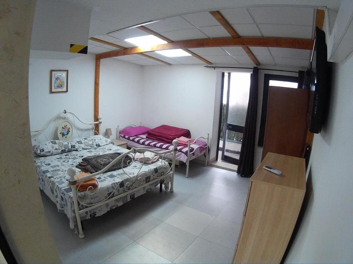 Central Private Flat By Old Town, Shops, Restaurants Bari Exterior photo